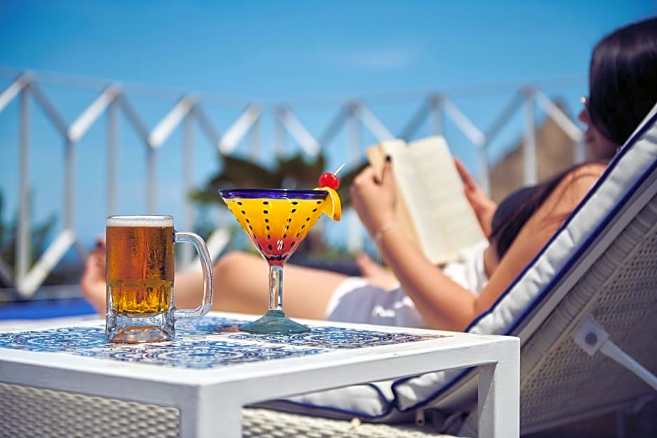 Hotel Luxury Patio Azul