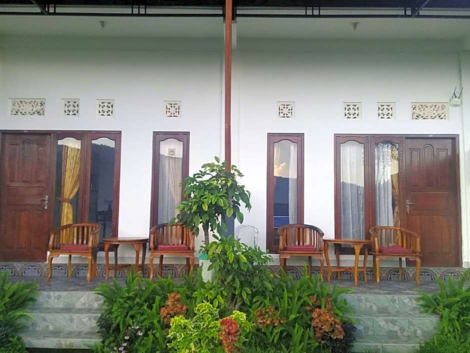 Aris Homestay and Warung Made