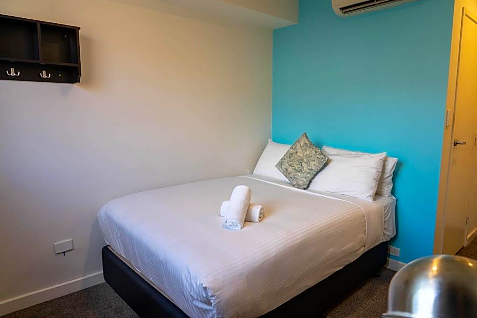 Cosmopolitan Hotel and Apartments