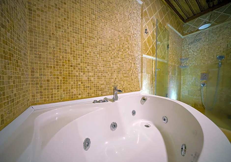 ShoeString Stone House