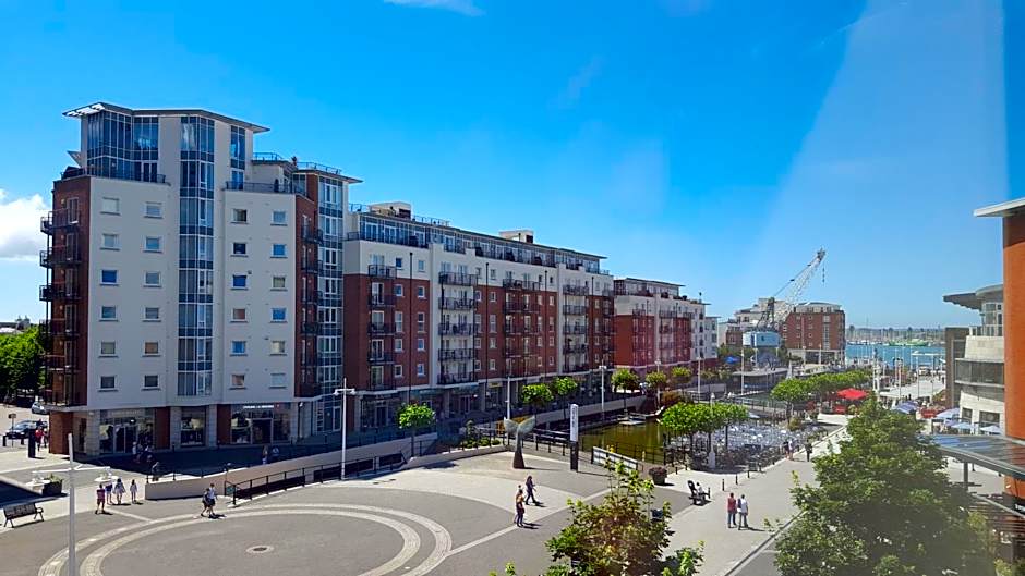 Holiday Inn Express Portsmouth Gunwharf Quays By IHG