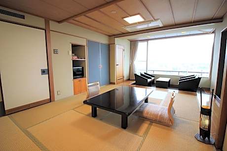 Japanese Style 10 Tatami with Half Board
