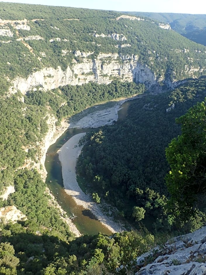Le rocher de Sampzon
