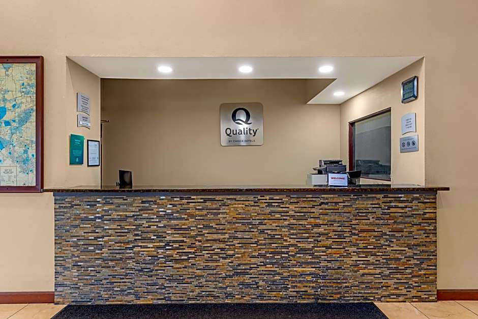 Quality Inn & Suites Caseyville - St. Louis