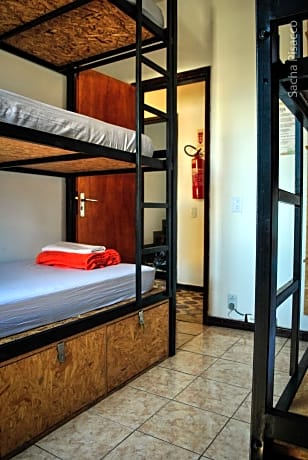 Shared Dormitory, Mixed Dorm, Shared Bathroom (6 camas) (1 Twin Bed)