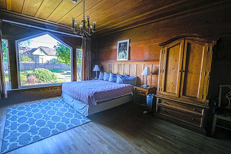 The Captains Quarters