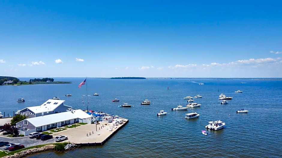 Lowes Wharf Marina Inn