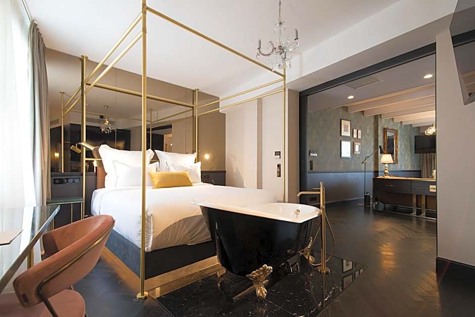  Skylark, Aluma Hotel & Resort