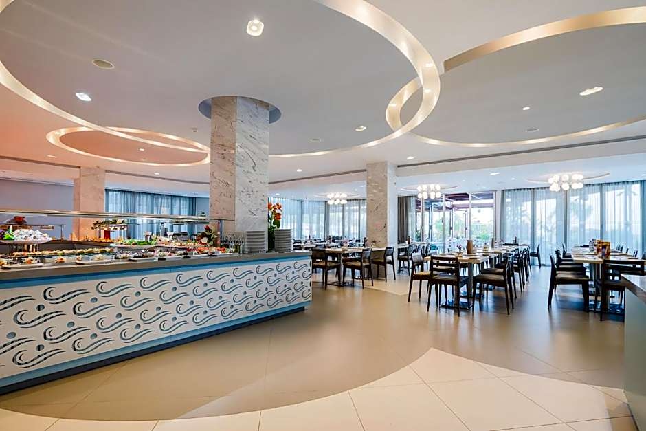 Vassos Nissi Plage Hotel & Spa