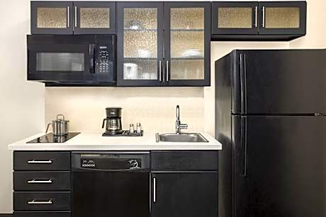 Studio King Suite - Communications Accessible