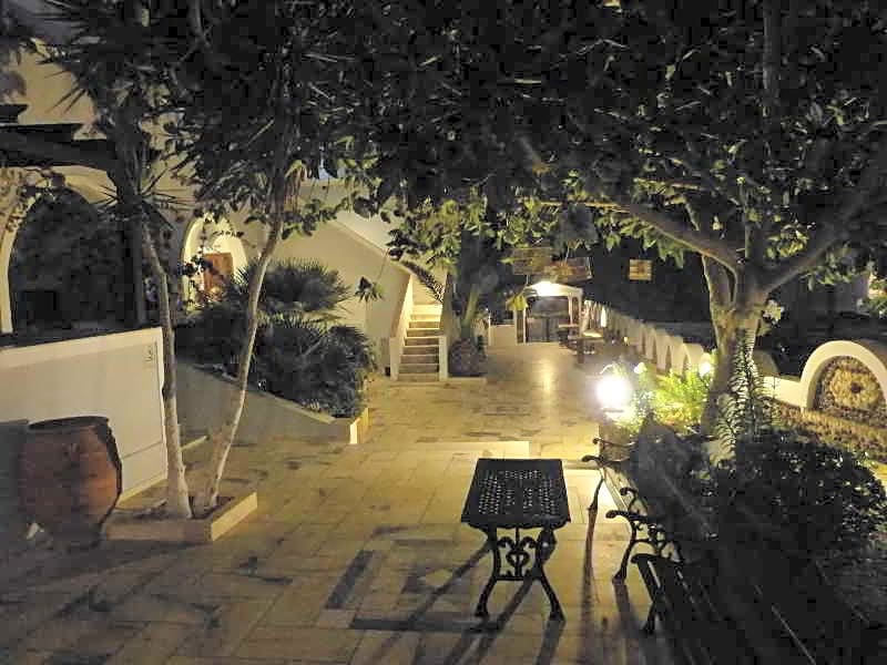 Aparthotel Black Sand