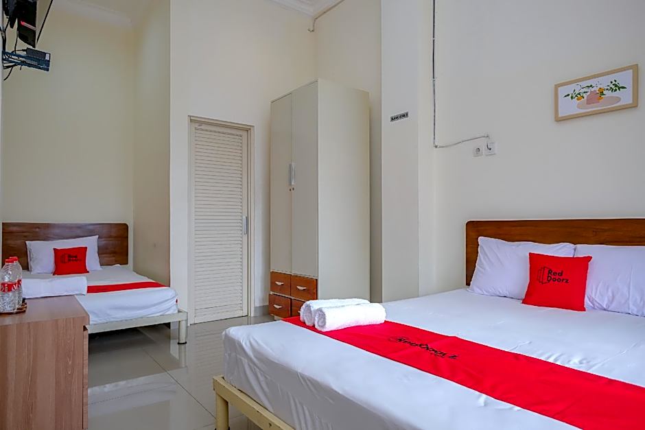 RedDoorz @ Syariah House Purwokerto