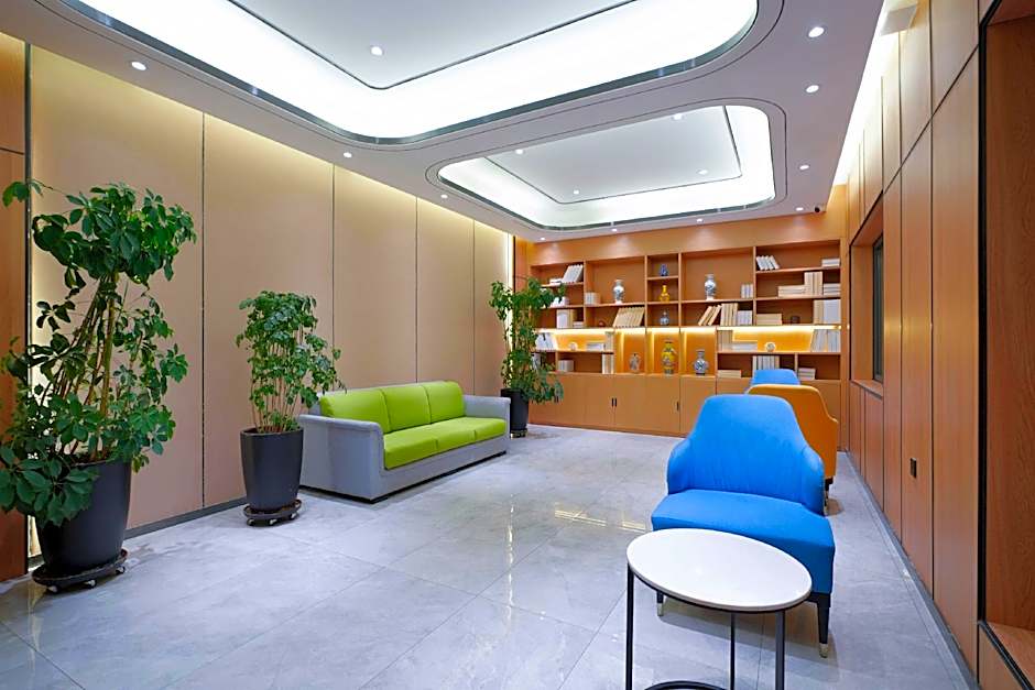 Green Tree Inn Urumqi San'gong Metro Station Exit