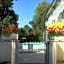 B&B Promenade Hotel Simple con Piscina