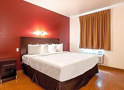 Seasons Inn Traverse City