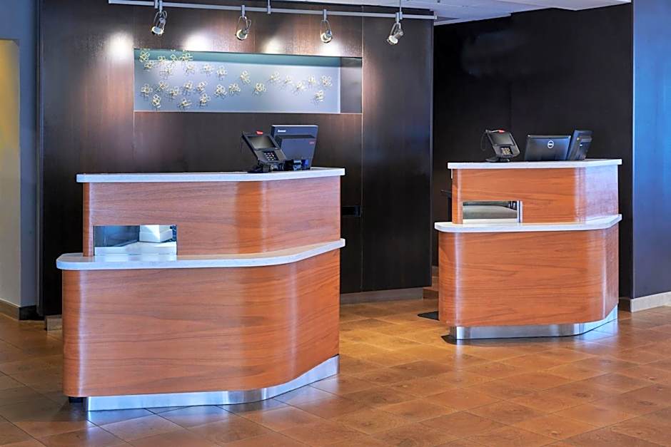 Courtyard By Marriott Detroit Livonia