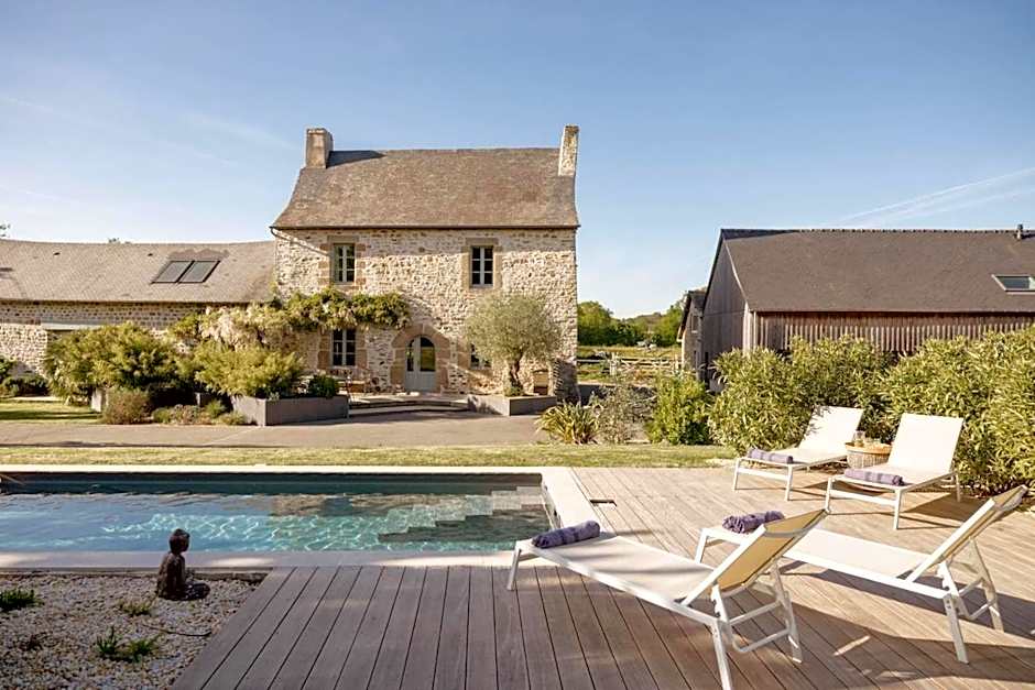 Manoir de la Nogrie - Chambre de charme avec accès privatif - Piscine chauffée sur domaine 5 étoiles à la campagne