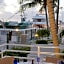 Pier Sixty-Six & Marina
