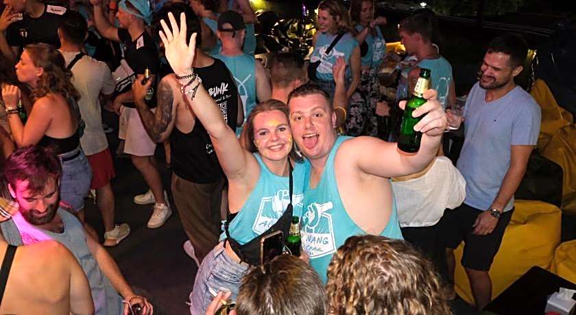 Balcony Party Hostel Ao Nang Beachfront Adult Only