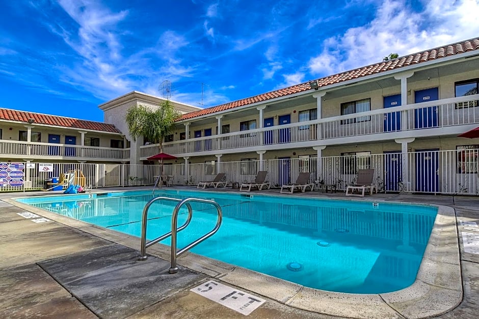 Motel 6-Carlsbad, CA Beach