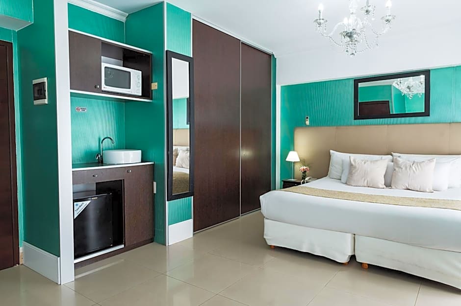 Ker Urquiza Hotel & Suites