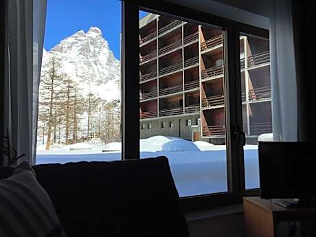 Superior Studio with Mountain View