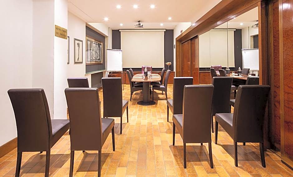 Jet Hotel, Sure Hotel Collection by Best Western