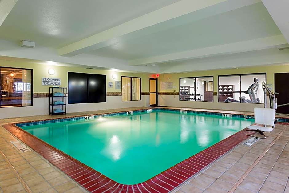 Courtyard by Marriott Dallas Mesquite