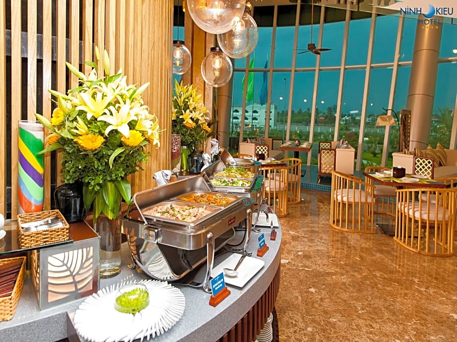 Ninh Kieu Riverside Hotel