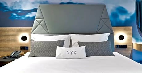 Space Triple Executive Room