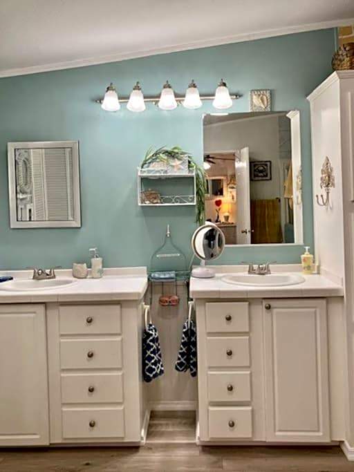 Coastal Imagination Sunny Dayz Oasis