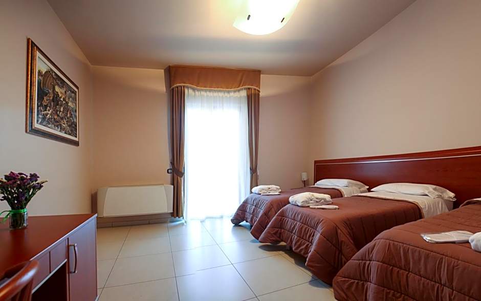 Photo 1 of 5 of Triple Room