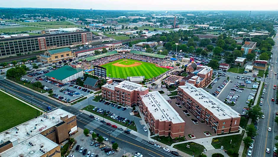 Holiday Inn Express and Suites- South Bend Casino By IHG
