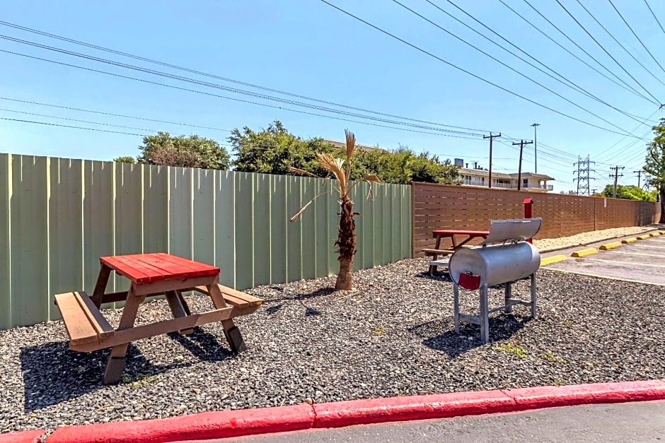 Econo Lodge Near Lackland Air Force Base-SeaWorld