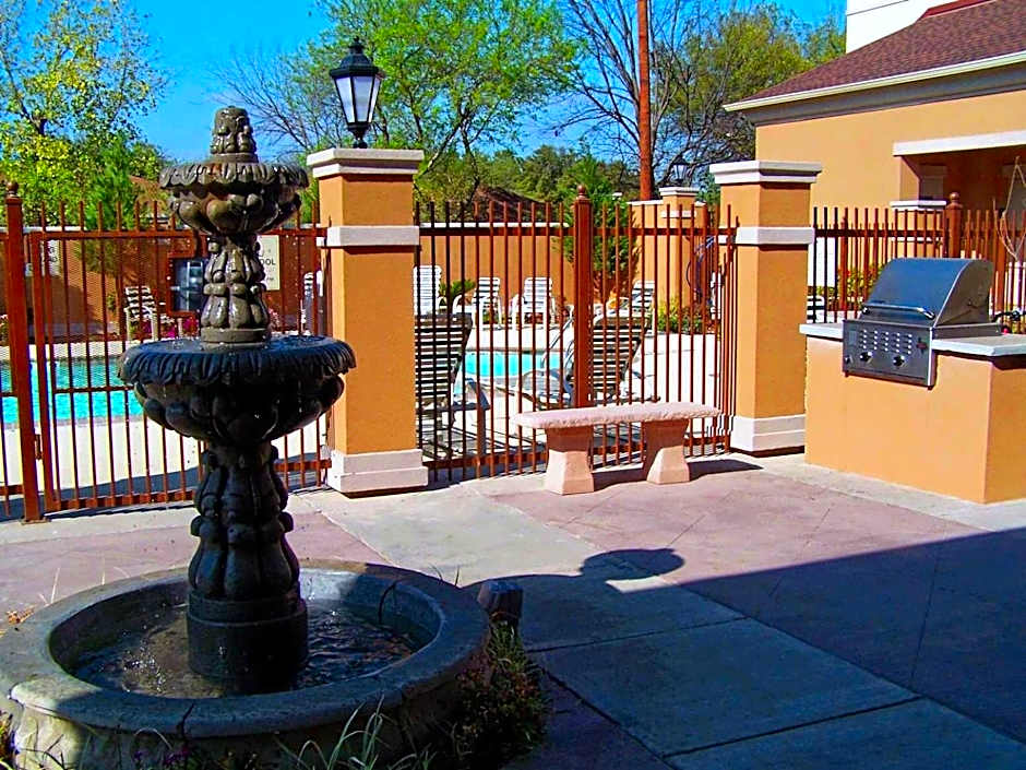 Homewood Suites By Hilton Laredo At Mall Del Norte