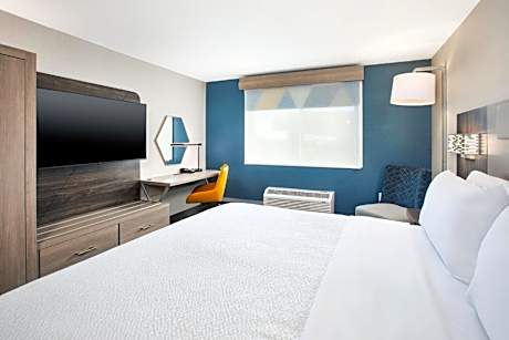 Standard King Room with Mobility Accessible Roll-In Shower