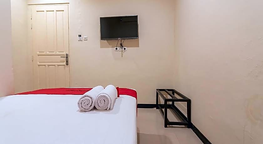 RedDoorz @ H. Agus Salim Street Pontianak