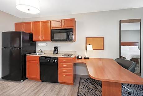 Queen Studio Suite with Two Queen Beds - Mobility Access Tub/Non-Smoking