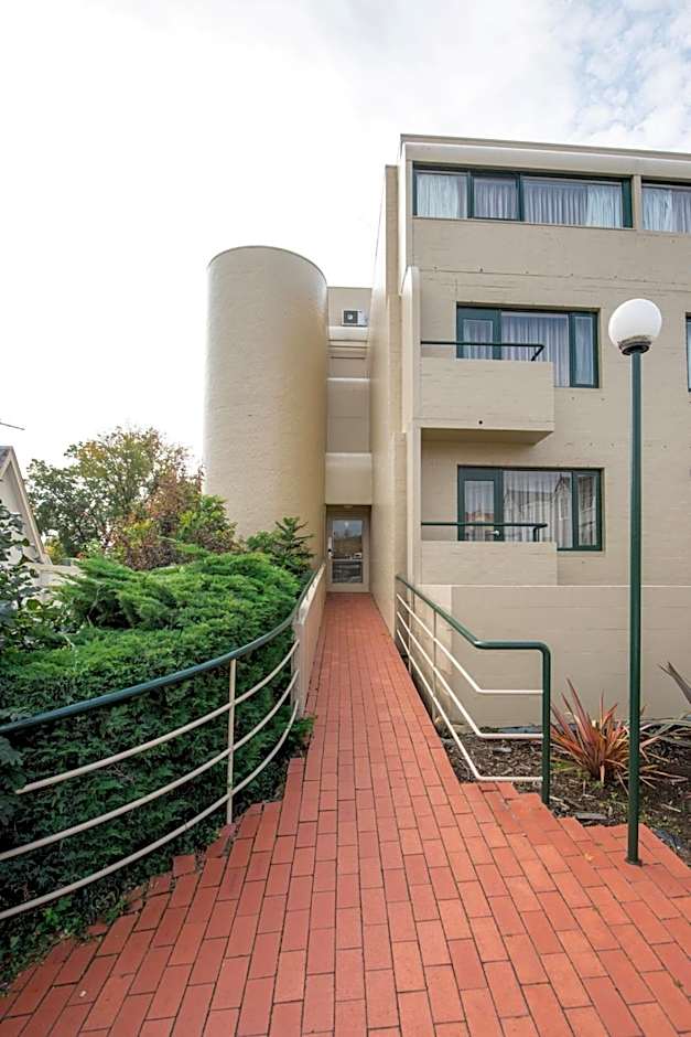 St Ives Motel Apartments