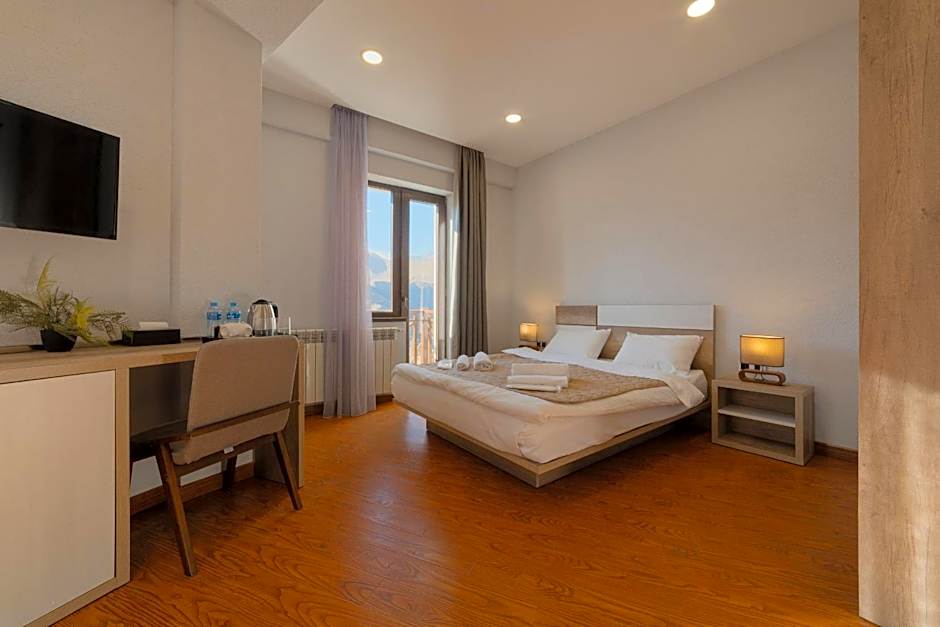 Ereto Hotel by SnowTime