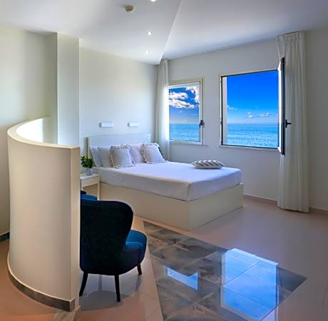 Piccadilly Rooms Restaurant and Beach