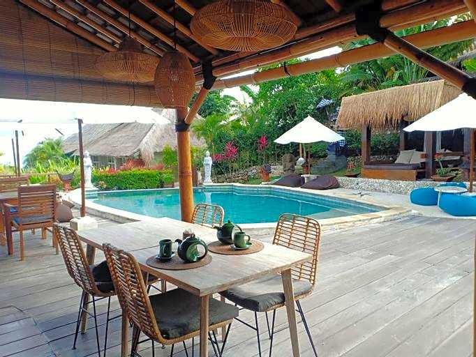 milo's home bungalow
