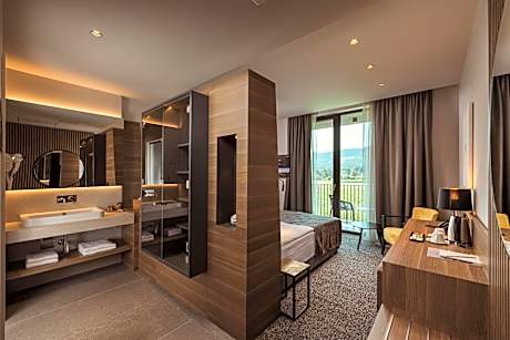 Deluxe Room with Balcony