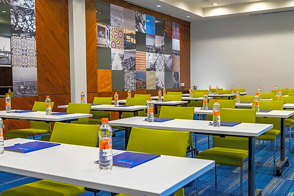 Holiday Inn Express And Suites Ensenada Centro By IHG