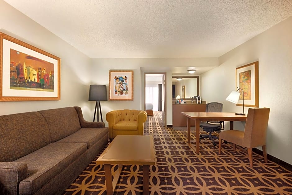 Embassy Suites Dallas - DFW International Airport South