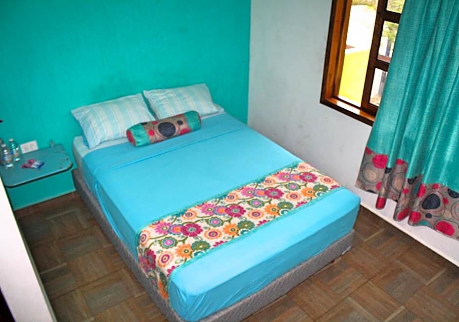 Yaxche Centro Hostal y Camping