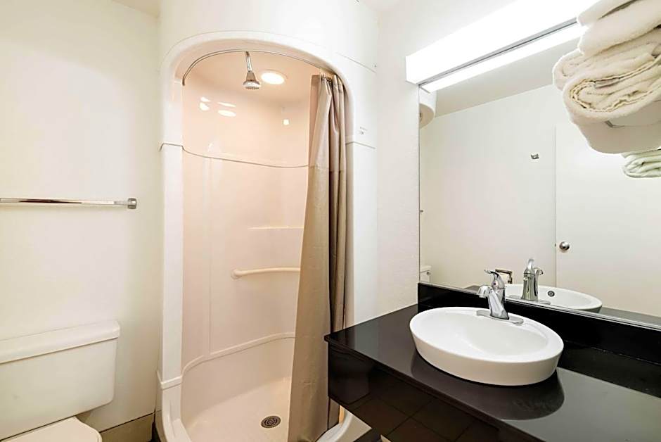 Motel 6-Greenville, TX