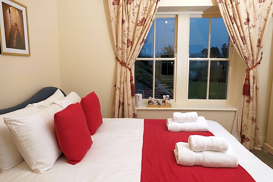 Lovelady Shield Hotel