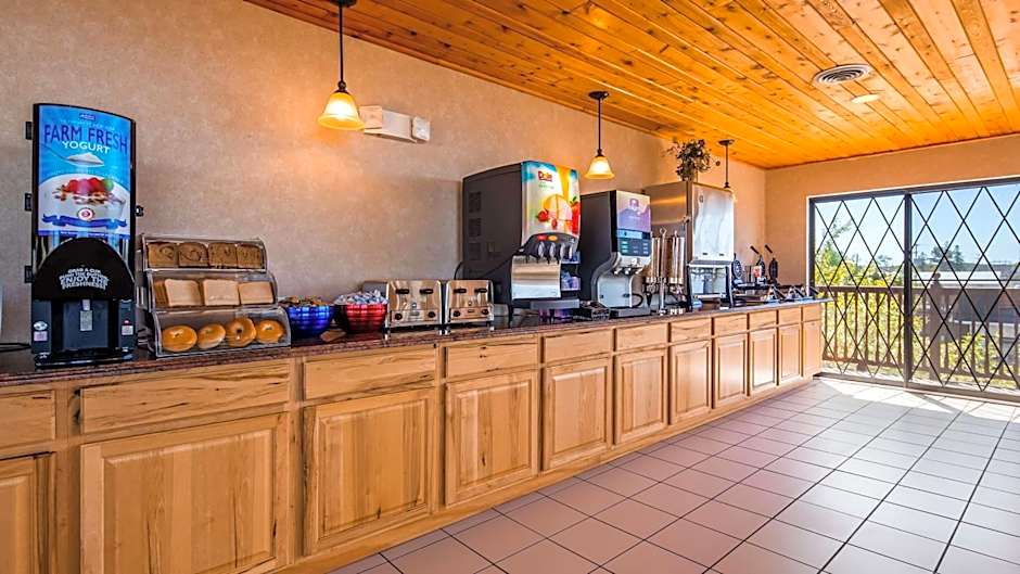 Best Western Plus Dockside Waterfront Inn