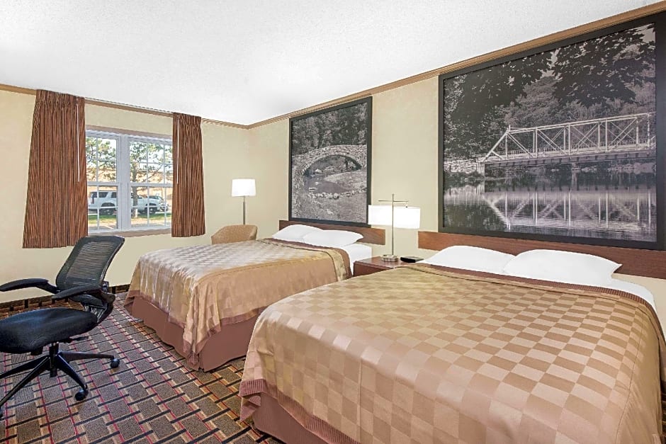 Super 8 Maumee/Toledo, OH